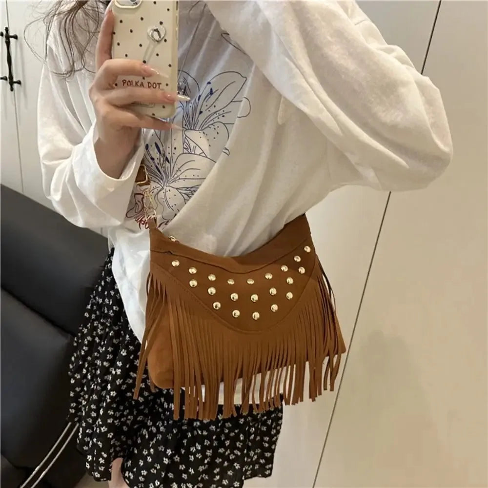 New retro saddle bag, tassel rivet trendy single shoulder women's bag, large capacity women's small square bag