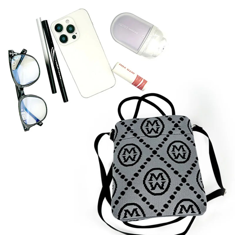 Ladies' Elegant & Fashionable Light Shoulder Bag: Exquisite, Leisure-oriented, Letter-patterned, Multi-color, Large-capacity Han