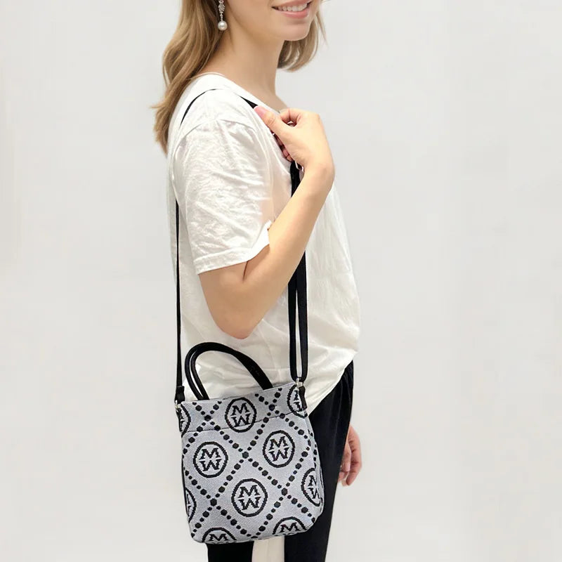 Ladies' Elegant & Fashionable Light Shoulder Bag: Exquisite, Leisure-oriented, Letter-patterned, Multi-color, Large-capacity Han