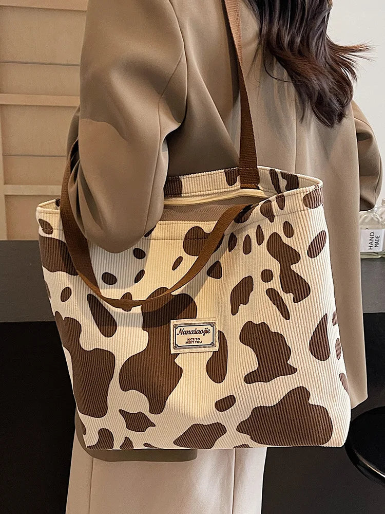 Ladies' one shoulder handbag, large capacity zipper commuting bag, corduroy retro artistic tote bag