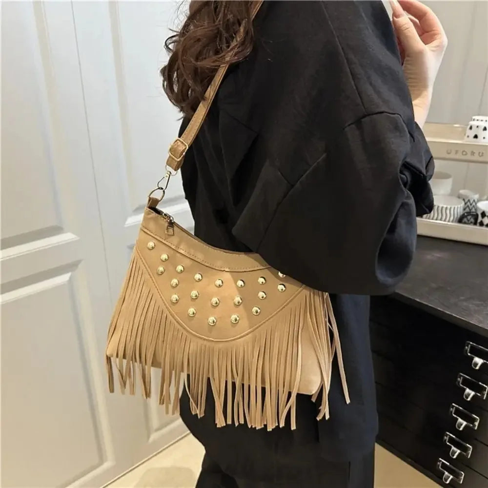 New retro saddle bag, tassel rivet trendy single shoulder women's bag, large capacity women's small square bag