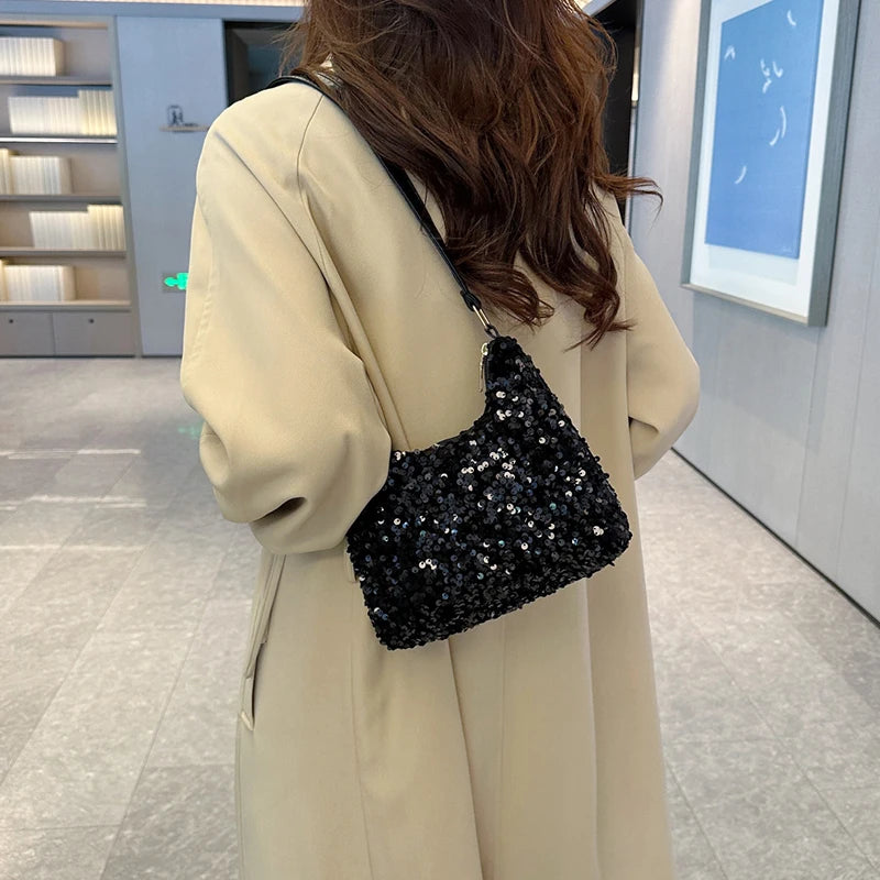 Ladies' single-shoulder bag for evening events. Suitable for banquet, travel, shopping and photography. With sequin design.